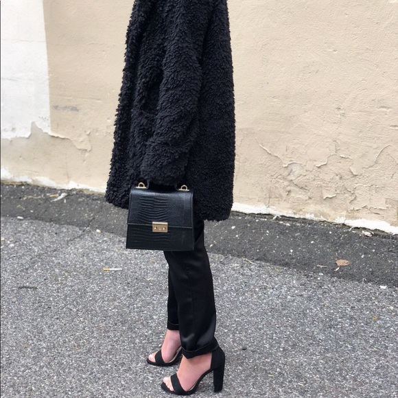 Veil Black Croc Vegan Top Handle Bag - Picture 3 of 8